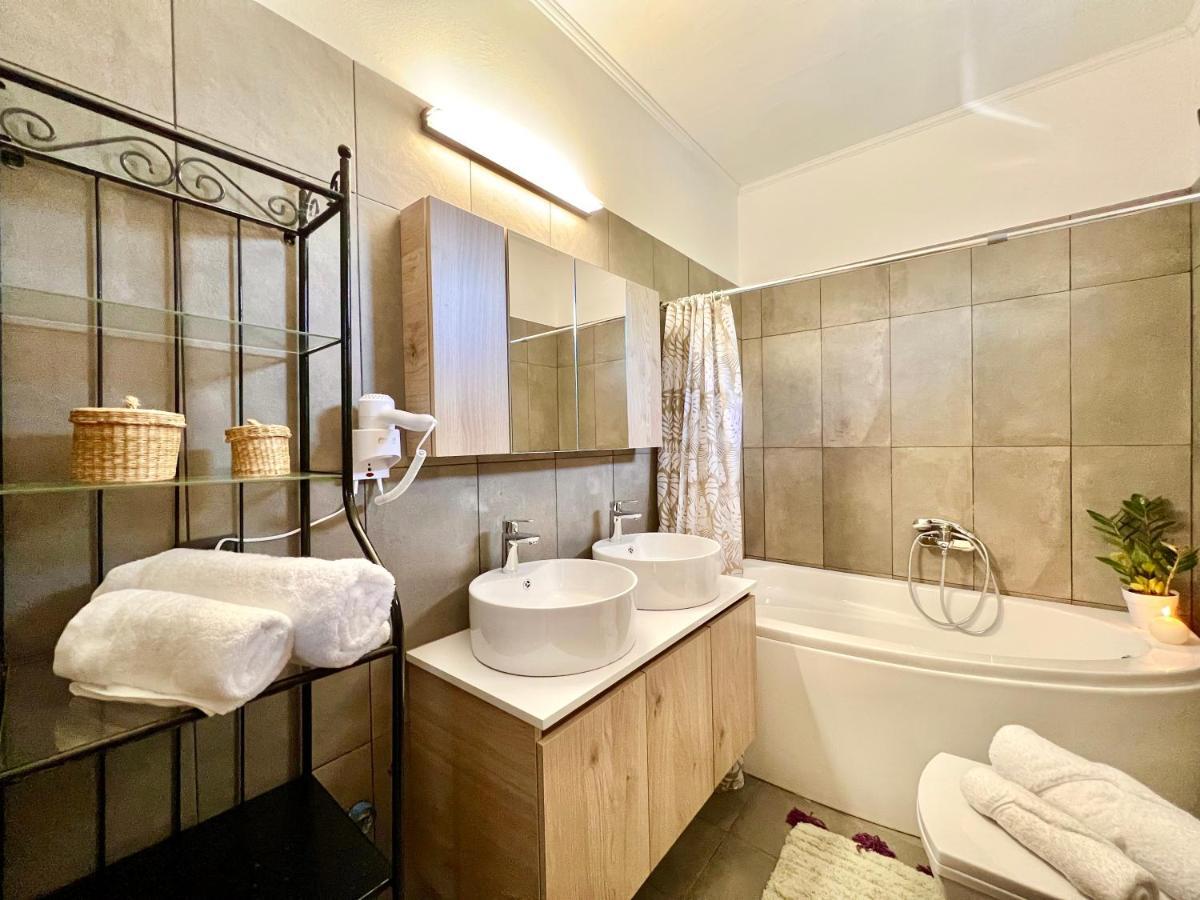 Beach Villa Verano With Private Pool By Dadovillas Sidárion 외부 사진