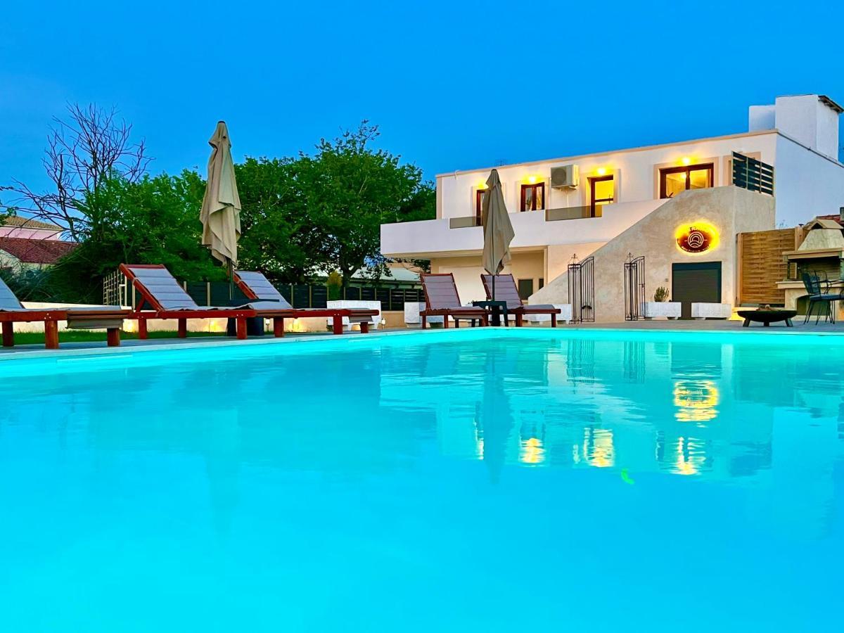 Beach Villa Verano With Private Pool By Dadovillas Sidárion 외부 사진